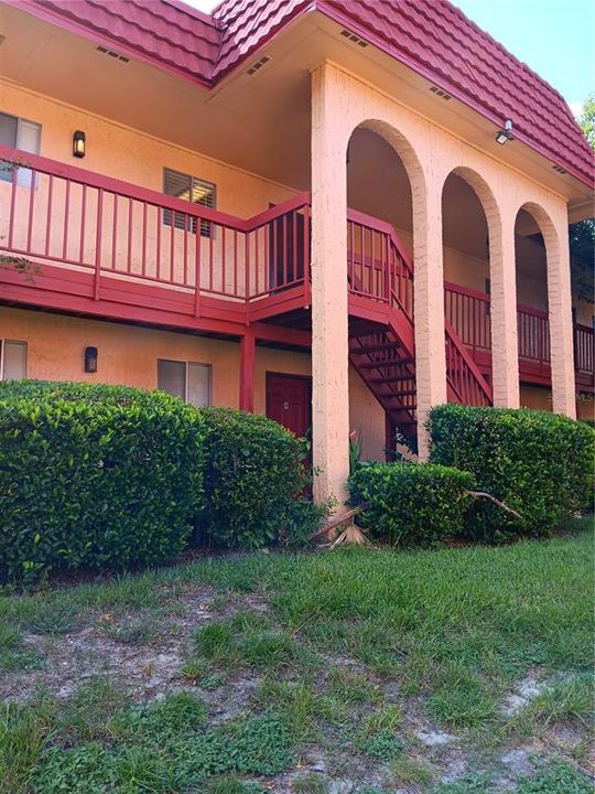 Building entrance, 2nd floor