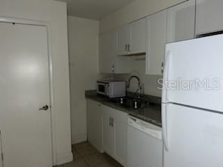 For Sale: $99,900 (2 beds, 1 baths, 990 Square Feet)