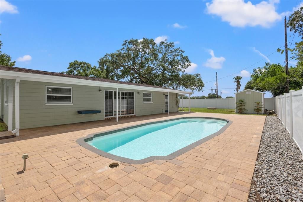 Active With Contract: $530,000 (3 beds, 2 baths, 1457 Square Feet)