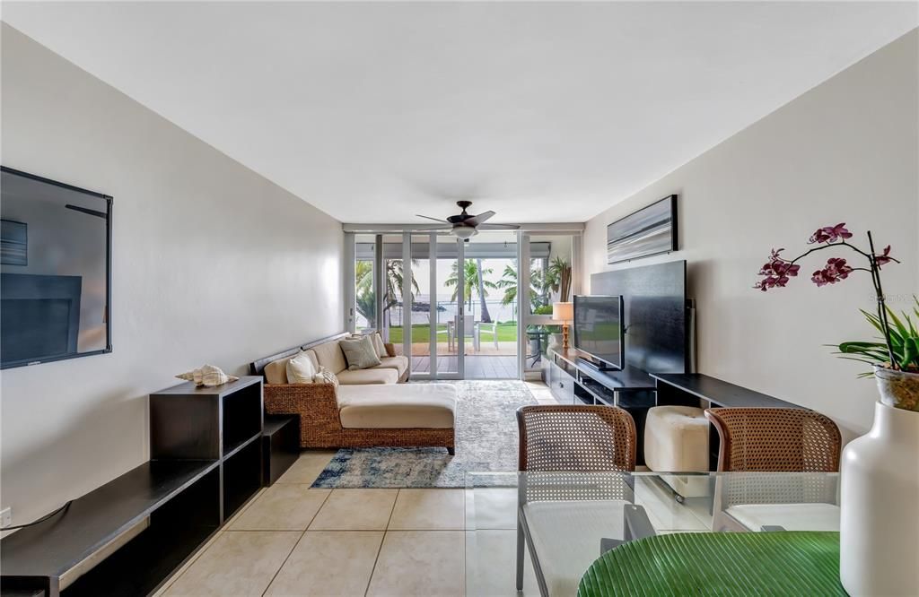 For Sale: $875,000 (2 beds, 2 baths, 1503.14 Square Feet)