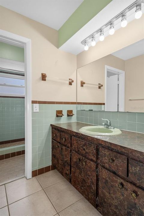 Active With Contract: $269,900 (2 beds, 2 baths, 1744 Square Feet)