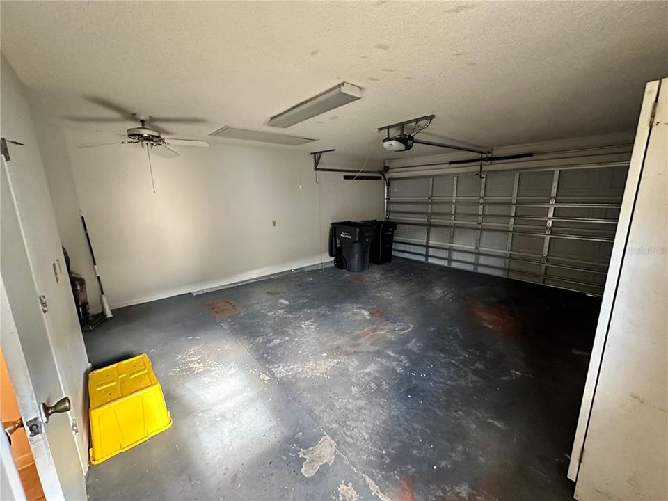 合同活跃: $194,900 (2 贝兹, 2 浴室, 1305 平方英尺)