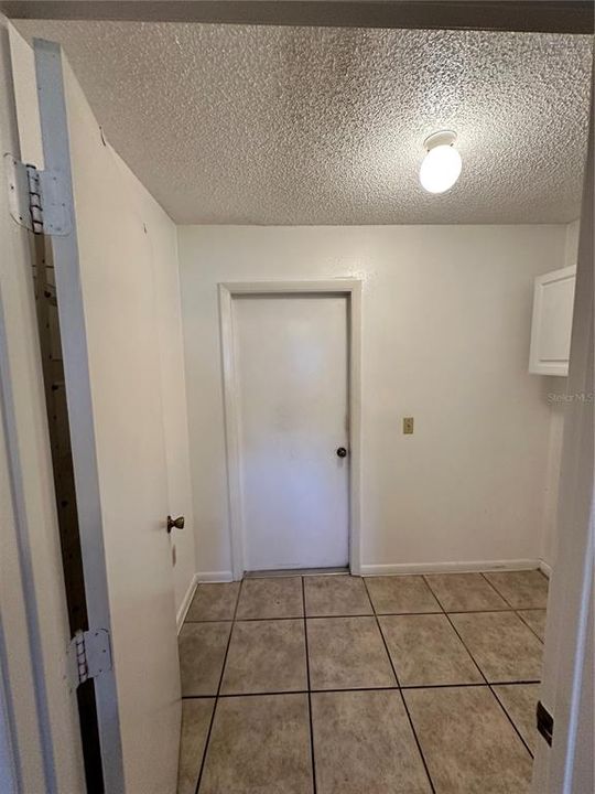 合同活跃: $194,900 (2 贝兹, 2 浴室, 1305 平方英尺)