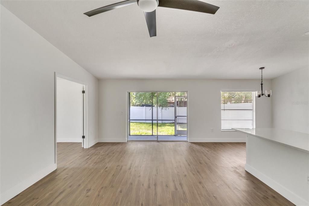 Active With Contract: $309,900 (3 beds, 2 baths, 1201 Square Feet)