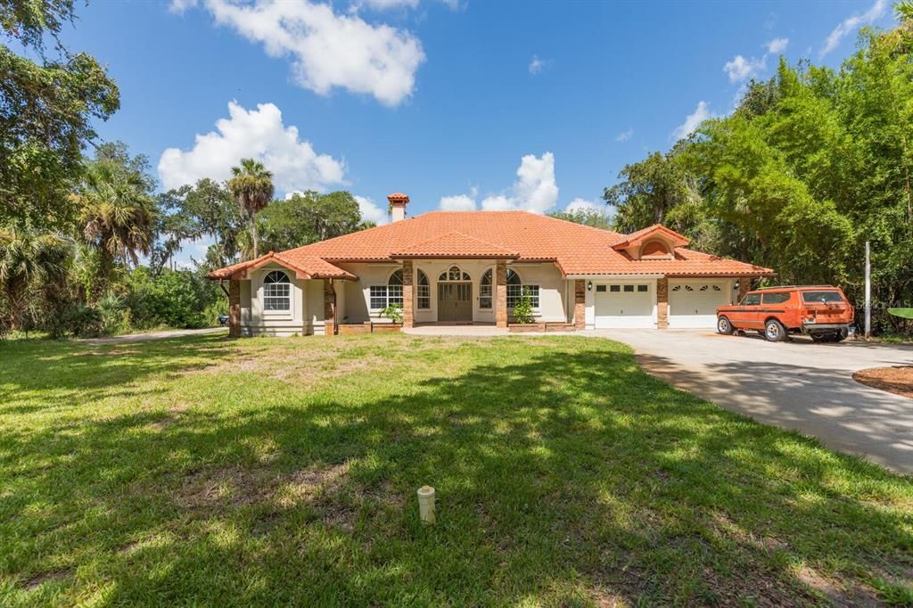 For Sale: $910,000 (4 beds, 3 baths, 3520 Square Feet)