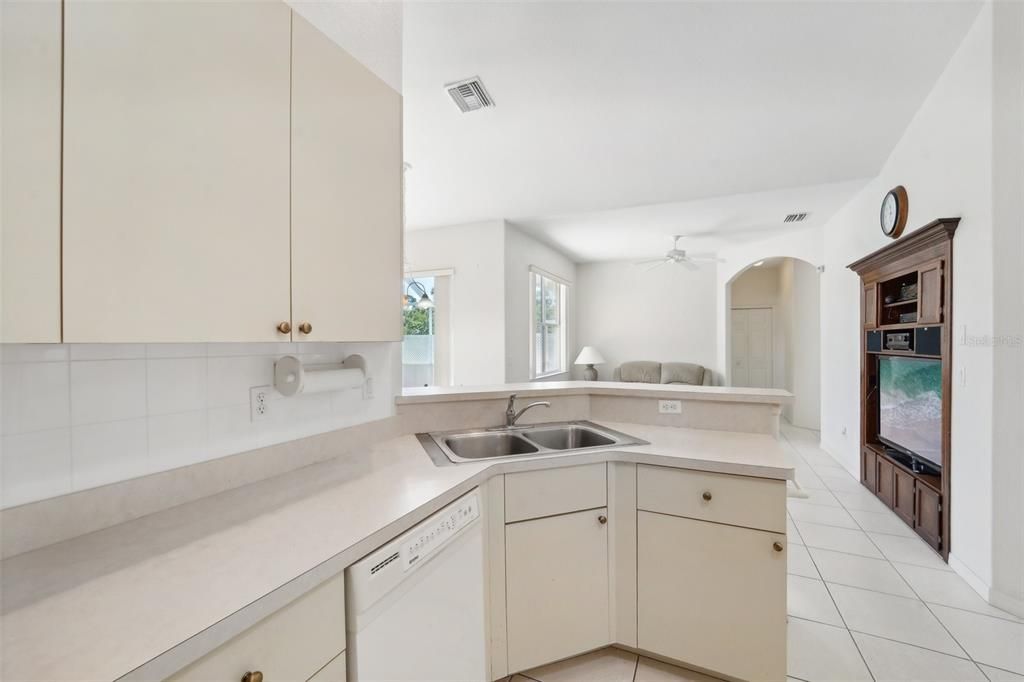 Active With Contract: $450,000 (4 beds, 2 baths, 2180 Square Feet)