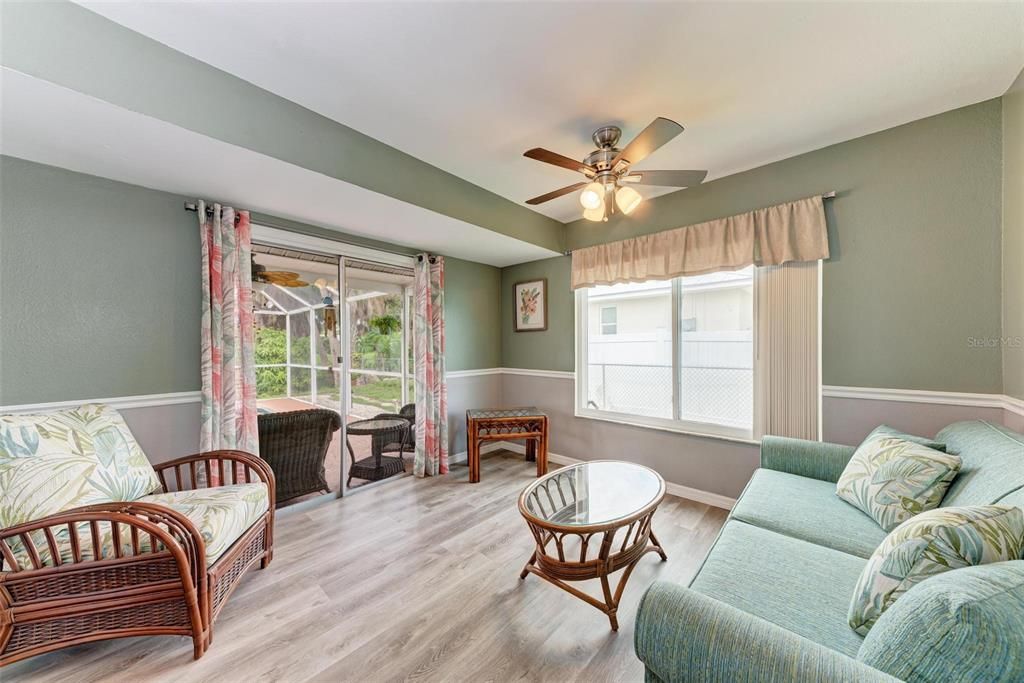 Active With Contract: $375,000 (3 beds, 2 baths, 1590 Square Feet)