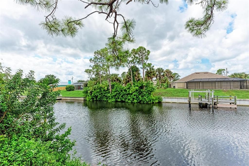 Active With Contract: $375,000 (3 beds, 2 baths, 1590 Square Feet)