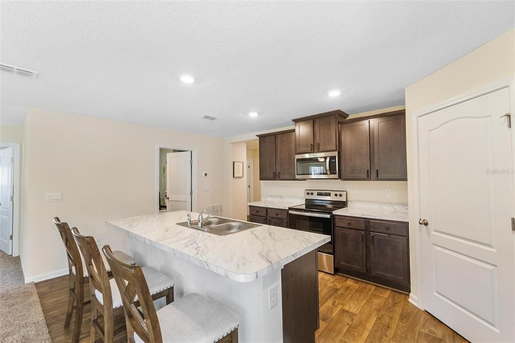 For Sale: $365,000 (4 beds, 2 baths, 1705 Square Feet)