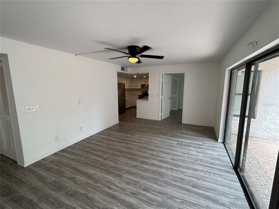 Active With Contract: $198,000 (3 beds, 2 baths, 1123 Square Feet)