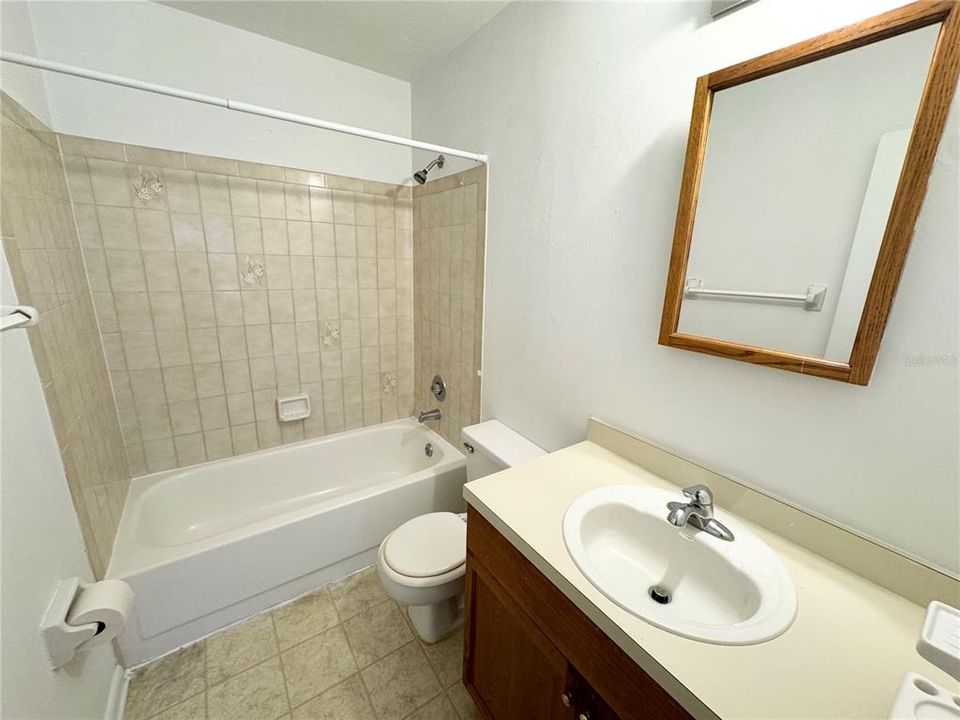 For Rent: $1,700 (2 beds, 2 baths, 1133 Square Feet)