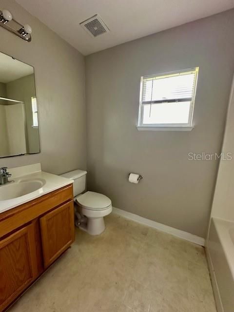 For Rent: $2,200 (4 beds, 2 baths, 2088 Square Feet)