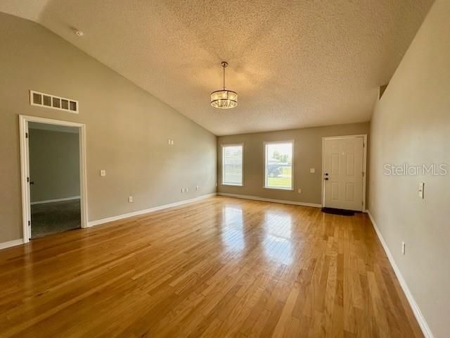 For Rent: $2,200 (4 beds, 2 baths, 2088 Square Feet)