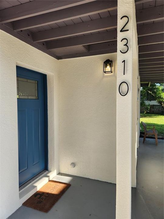 Active With Contract: $334,900 (2 beds, 1 baths, 967 Square Feet)