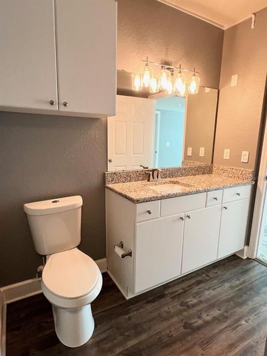 Active With Contract: $1,525 (1 beds, 1 baths, 739 Square Feet)