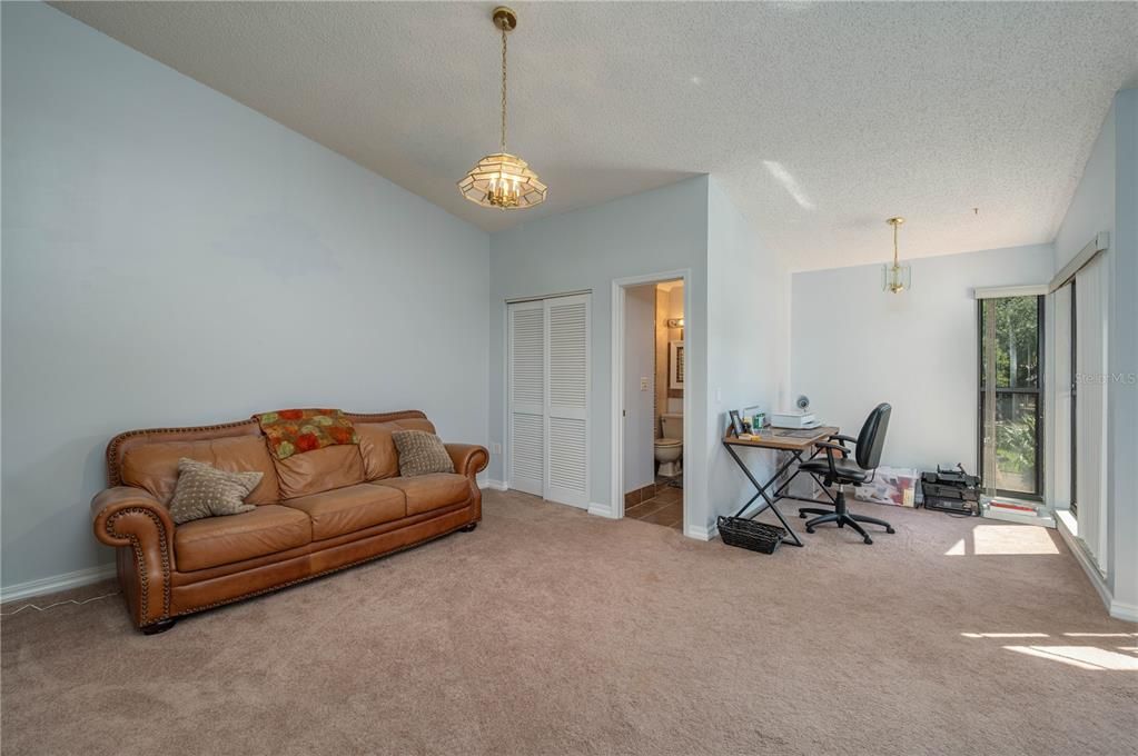 Upstairs Loft Bedroom/Den