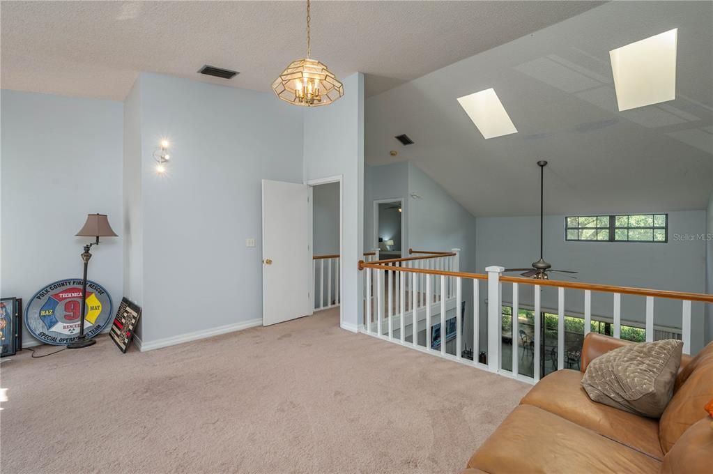 Upstairs Loft Bedroom/Den