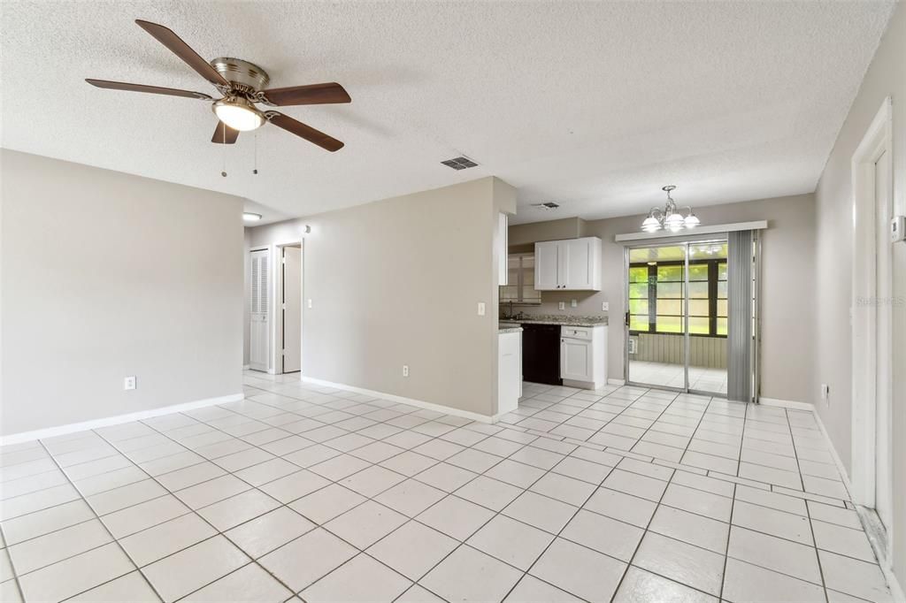 For Sale: $239,900 (2 beds, 1 baths, 1164 Square Feet)