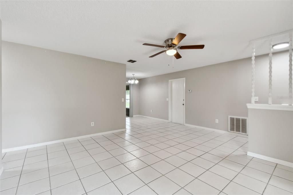 For Sale: $239,900 (2 beds, 1 baths, 1164 Square Feet)