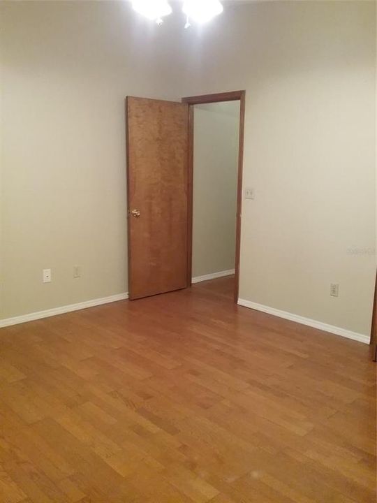 For Rent: $1,325 (2 beds, 1 baths, 976 Square Feet)