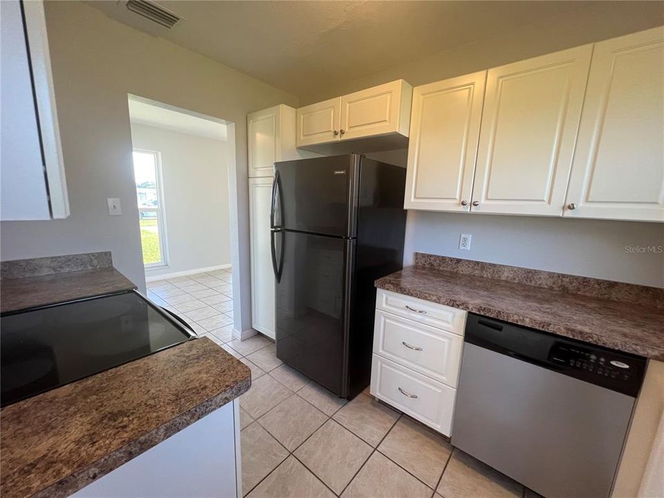 For Rent: $1,450 (2 beds, 1 baths, 1106 Square Feet)