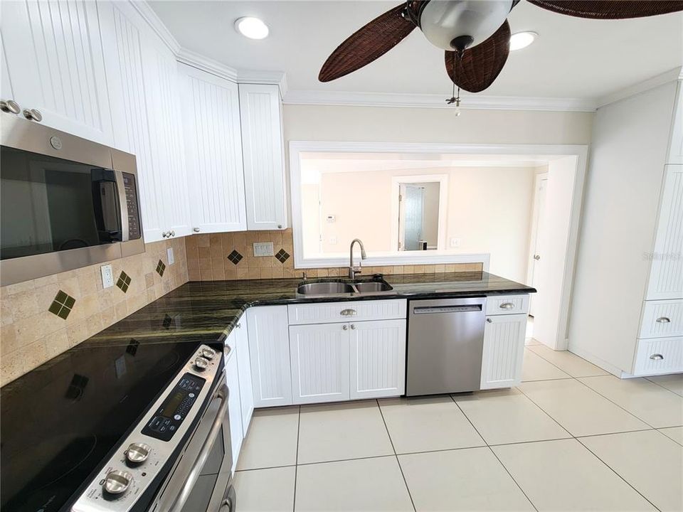 For Rent: $3,795 (3 beds, 2 baths, 1658 Square Feet)