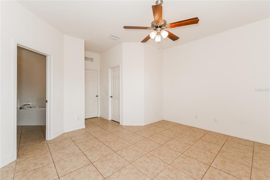 For Rent: $2,145 (4 beds, 2 baths, 1853 Square Feet)