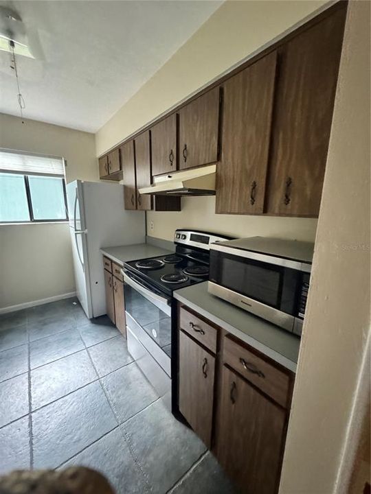 For Rent: $1,550 (3 beds, 2 baths, 1100 Square Feet)