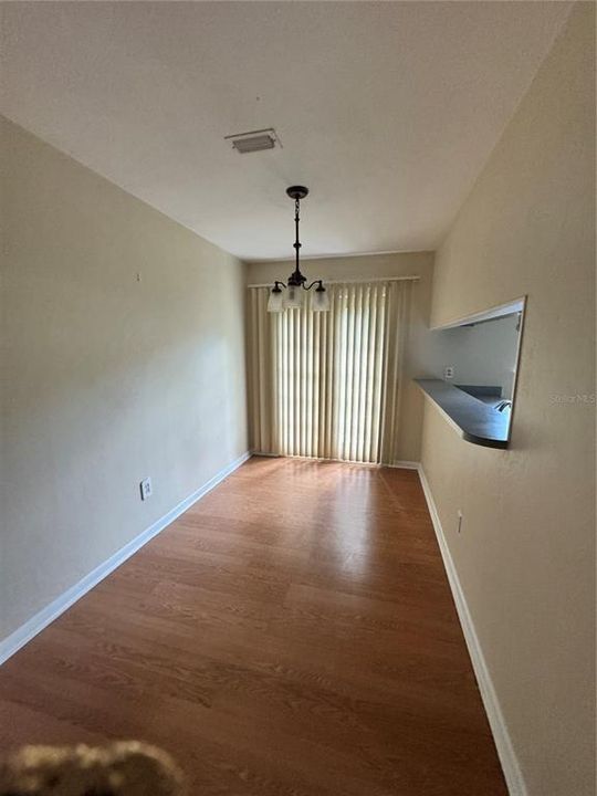 For Rent: $1,550 (3 beds, 2 baths, 1100 Square Feet)