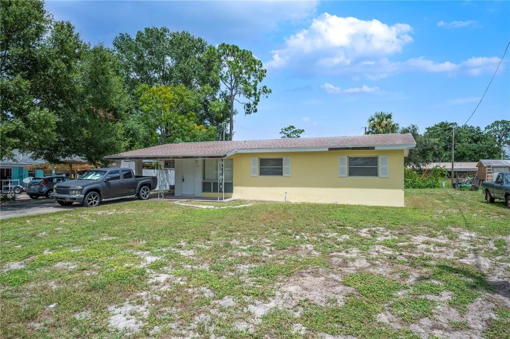 Active With Contract: $165,000 (3 beds, 1 baths, 936 Square Feet)