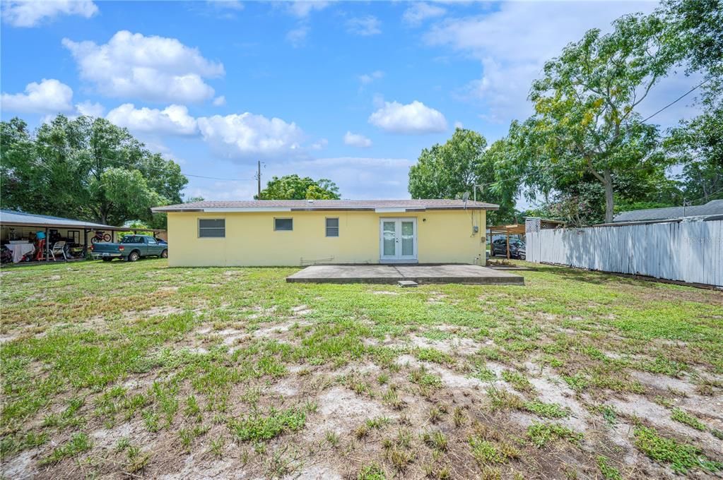 Active With Contract: $165,000 (3 beds, 1 baths, 936 Square Feet)