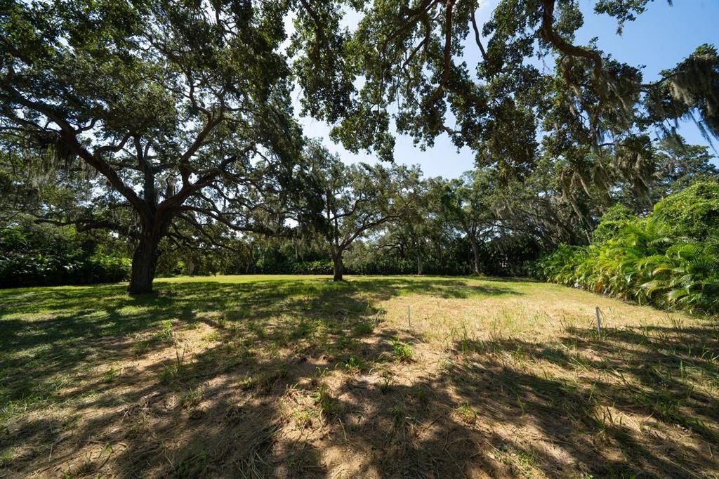 For Sale: $1,349,000 (0.97 acres)