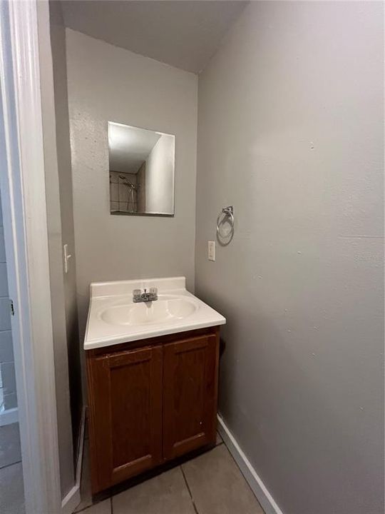 For Rent: $1,150 (2 beds, 1 baths, 562 Square Feet)