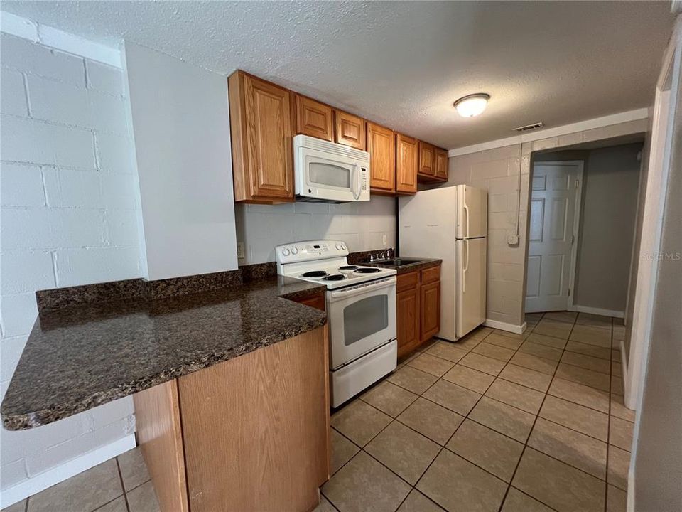 For Rent: $1,150 (2 beds, 1 baths, 562 Square Feet)