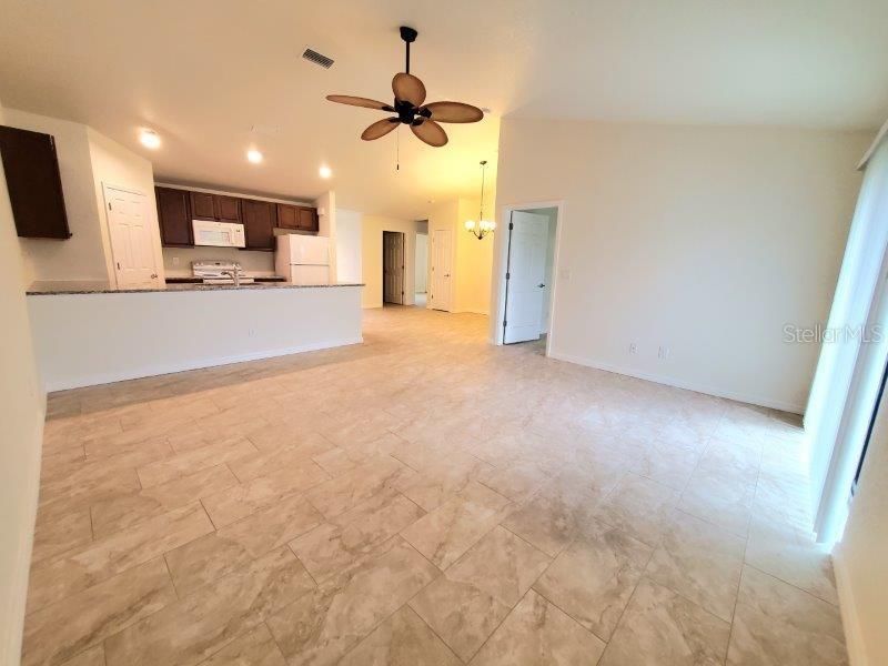 For Rent: $1,700 (3 beds, 2 baths, 1338 Square Feet)