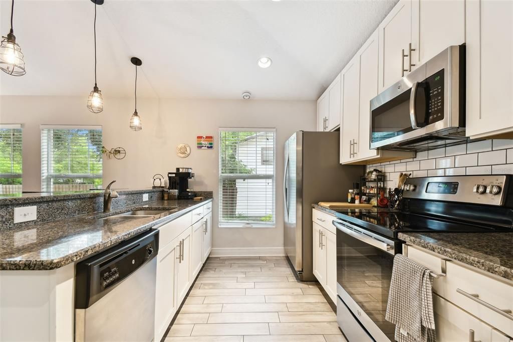 Active With Contract: $449,900 (3 beds, 2 baths, 1252 Square Feet)