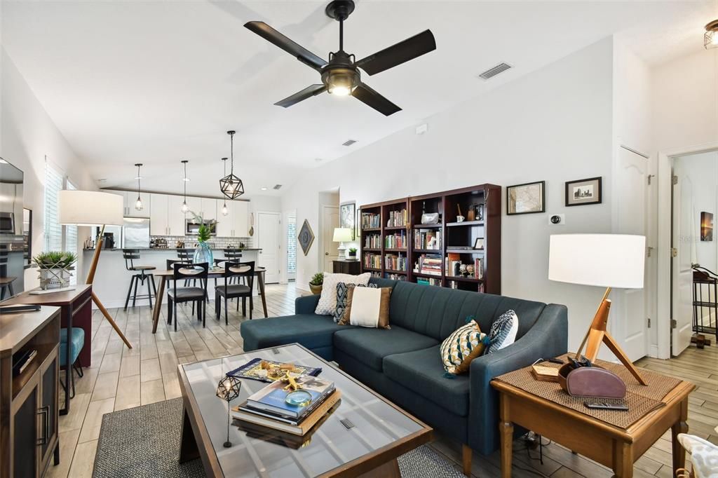 Active With Contract: $449,900 (3 beds, 2 baths, 1252 Square Feet)