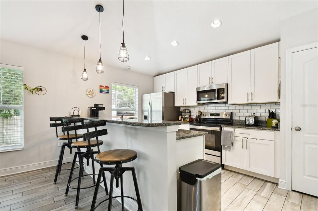 Active With Contract: $449,900 (3 beds, 2 baths, 1252 Square Feet)