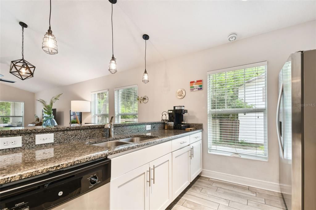 Active With Contract: $449,900 (3 beds, 2 baths, 1252 Square Feet)