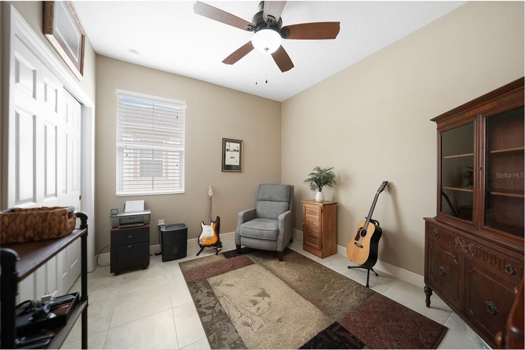 Active With Contract: $319,000 (3 beds, 2 baths, 1495 Square Feet)