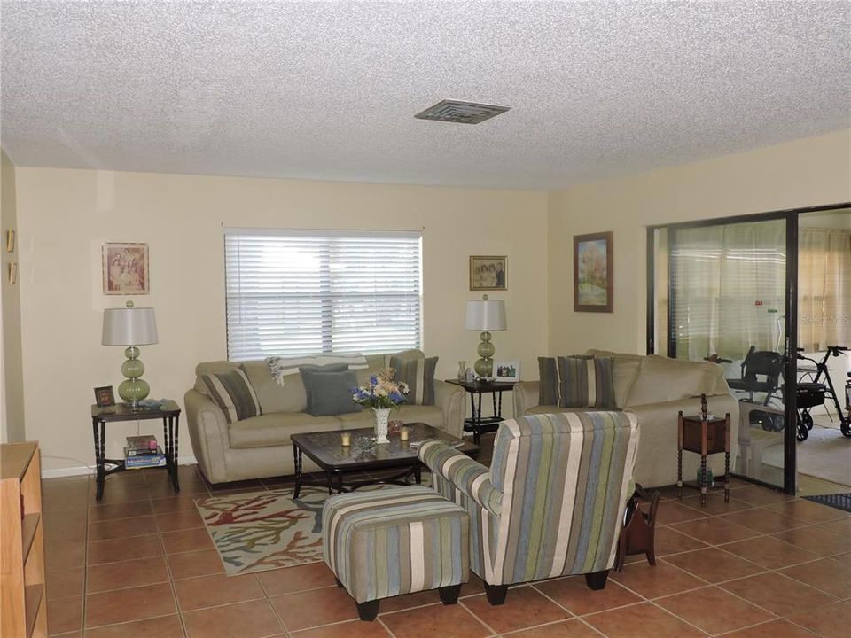 For Sale: $249,000 (2 beds, 2 baths, 1563 Square Feet)