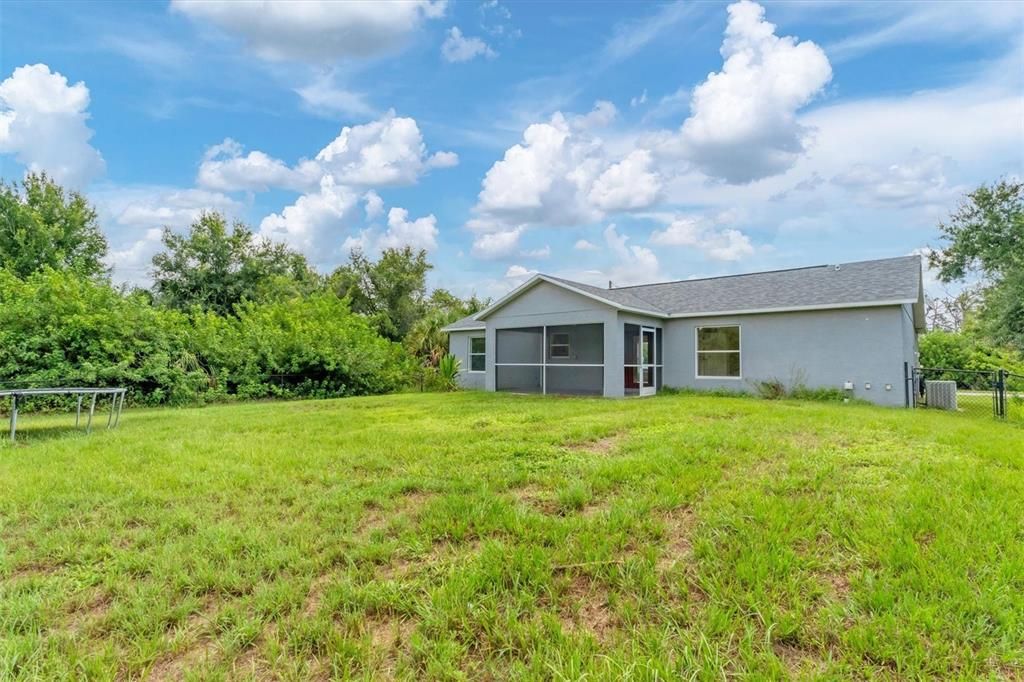 Active With Contract: $210,000 (3 beds, 2 baths, 1283 Square Feet)