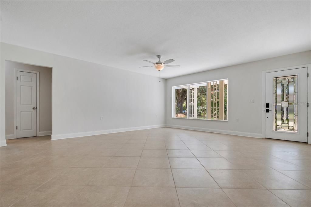 Active With Contract: $475,000 (3 beds, 2 baths, 1906 Square Feet)