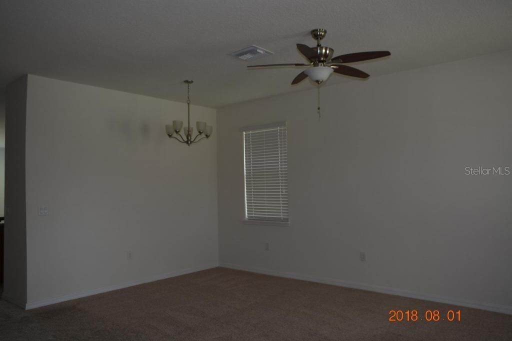 For Rent: $2,300 (4 beds, 2 baths, 2906 Square Feet)