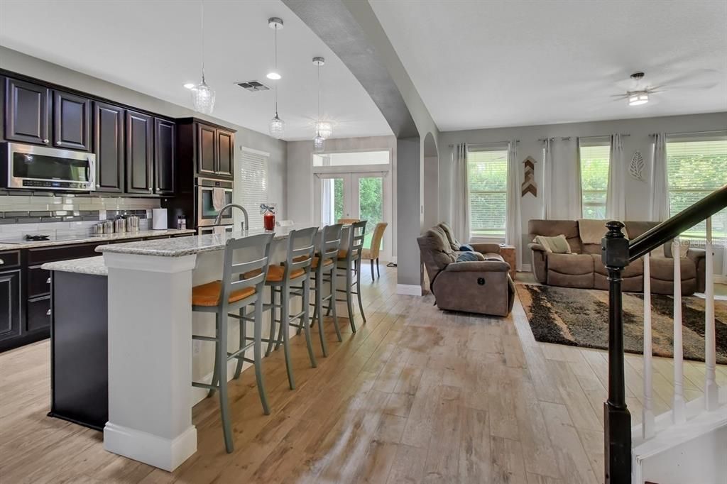 Kitchen family room combo with a breakfast nook