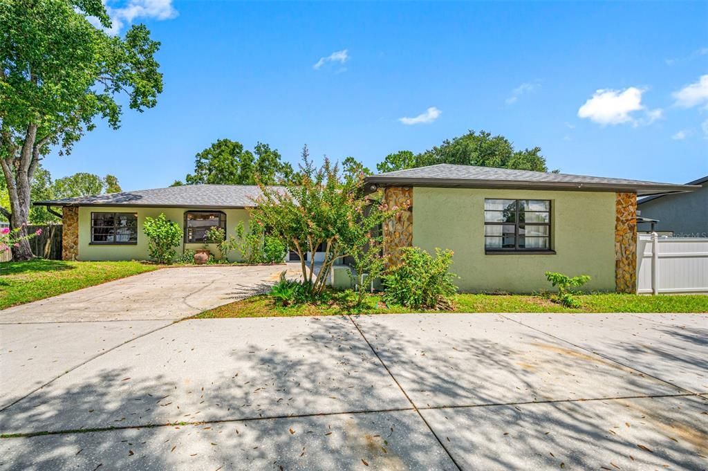 Active With Contract: $445,000 (4 beds, 2 baths, 1808 Square Feet)