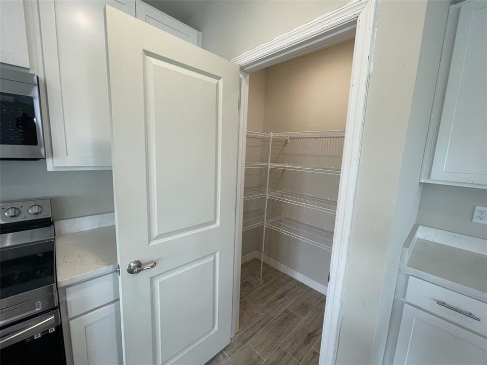 На продажу: $424,990 (4 спален, 3 ванн, 2298 Квадратных фут)