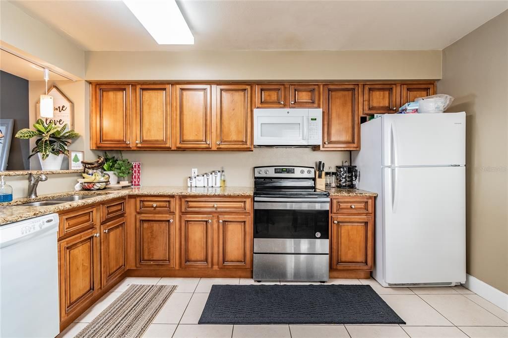 Active With Contract: $2,100 (3 beds, 2 baths, 1692 Square Feet)