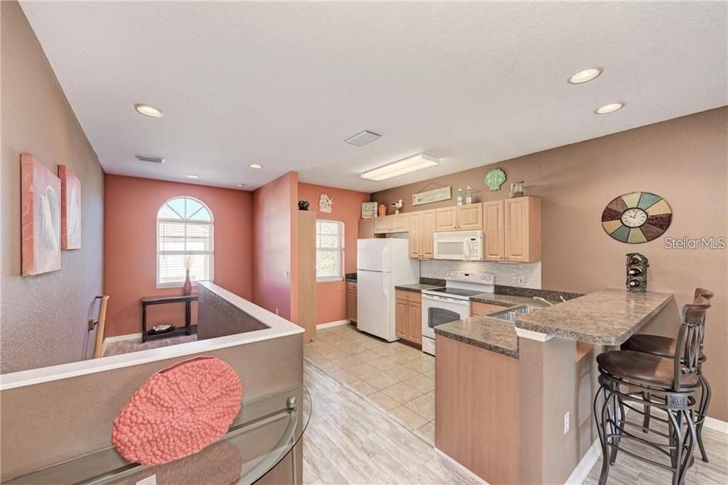 For Sale: $234,900 (2 beds, 2 baths, 1141 Square Feet)