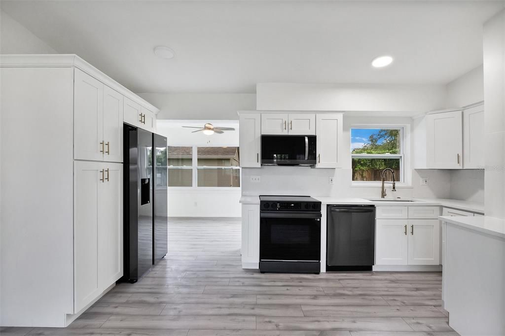 Active With Contract: $439,000 (3 beds, 2 baths, 1175 Square Feet)